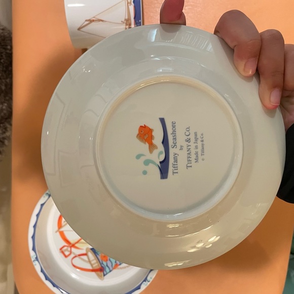 π Tiffany Seashore China Set - Picture 4 of 11